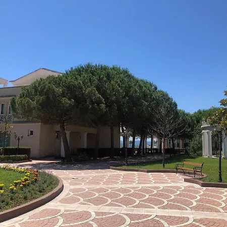 Beach, Sea View, Location *